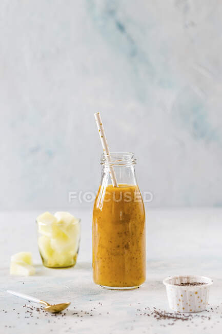 Melão, manga e chia smoothie — Fotografia de Stock