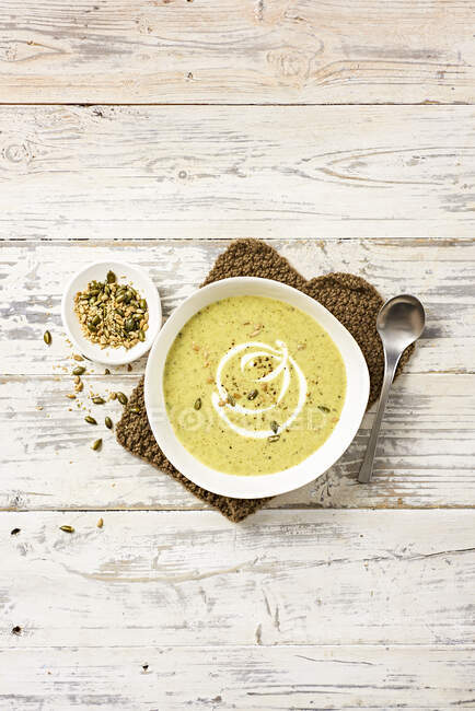 Broccoli Ginger and Coconut Soup — Stock Photo