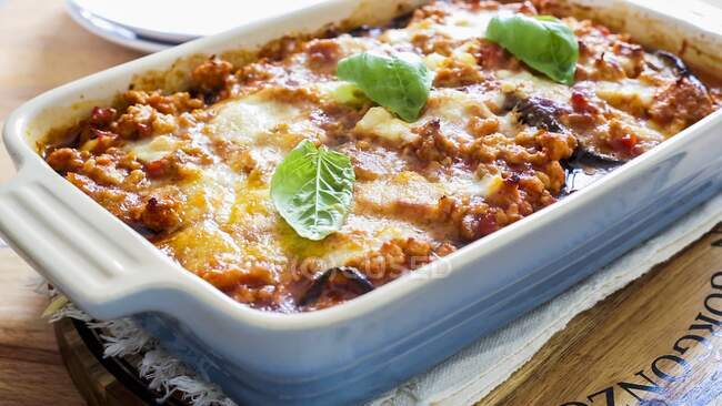 Aubergine lasagne in an oven-proof dish — Stock Photo