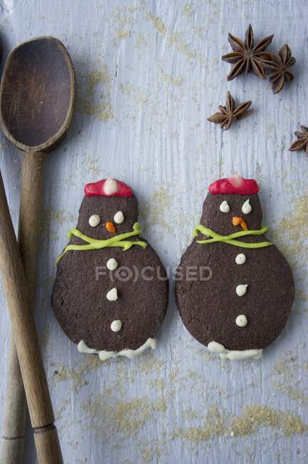 Snowman chocolate biscuits for Christmas — Stock Photo