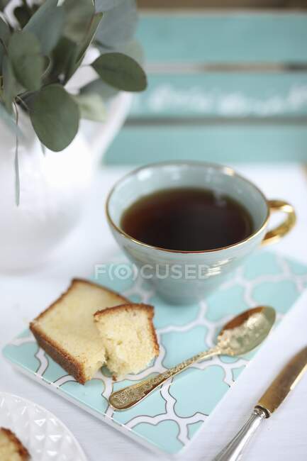 A piece of lemon cake for tea — Stock Photo