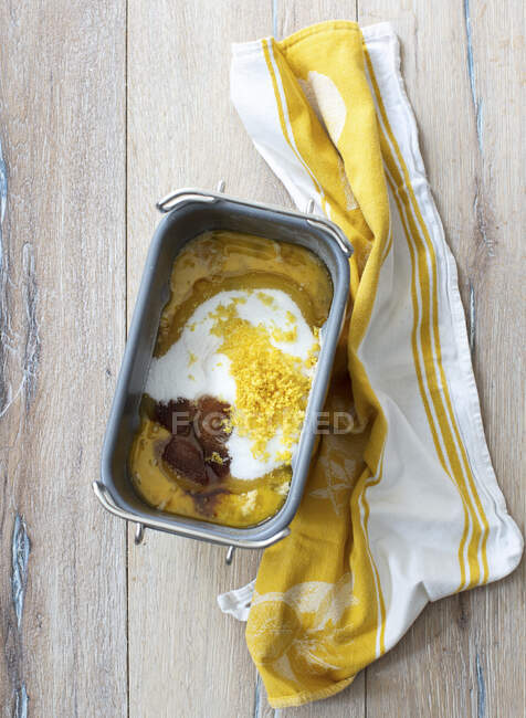 Homemade baked potato with lemon and mint — Stock Photo