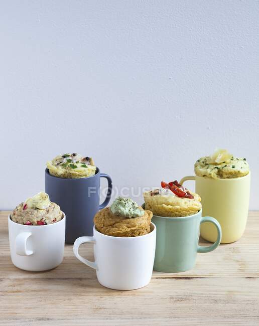 Five different savory mug cakes — Stock Photo