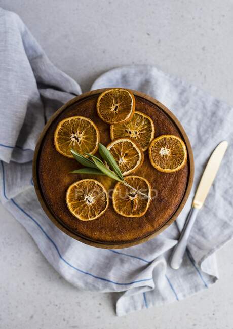 Апельсиновый торт крупным планом — стоковое фото
