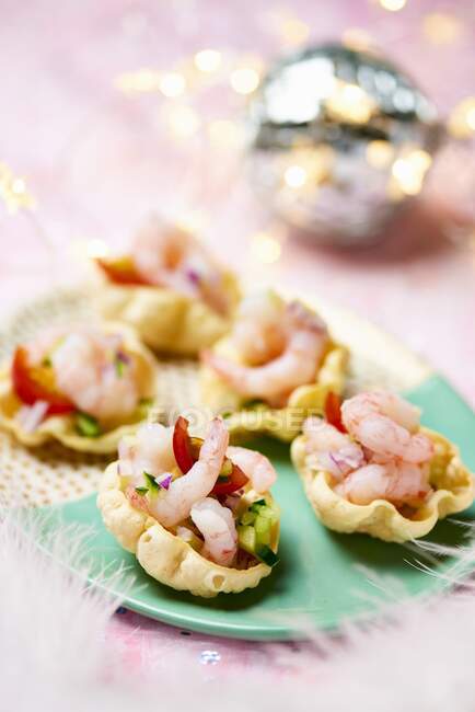 Shrimp canapes for Christmas — Stock Photo