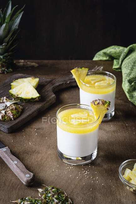 Panna cotta con ananas — Foto stock