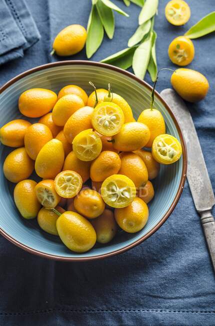 Kumquats em uma tigela — Fotografia de Stock
