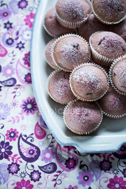 Vegan red fruit jelly muffins — Stock Photo