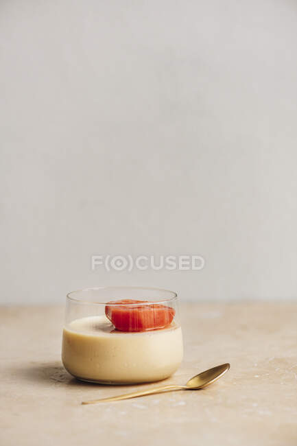 Buttermilk Panna Cotta with Preserved Guava — Stock Photo