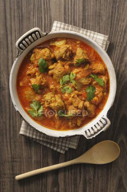 Lamb curry with coriander (India) — Stock Photo