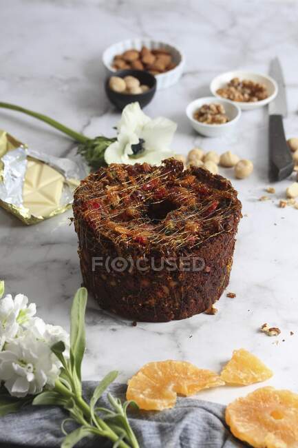 Dried fruit cake with nuts — Stock Photo