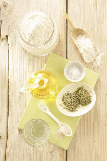 Ingredients for no-knead focaccia — Stock Photo
