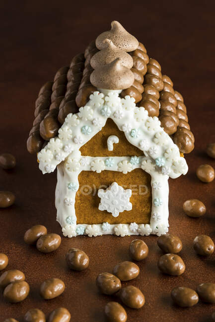 Christmas chocolate gingerbread house — Stock Photo