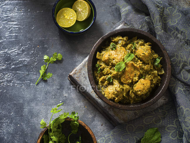 Chicken Haldighati (Huhn mit würziger cremiger Sauce, Indien) — Stockfoto