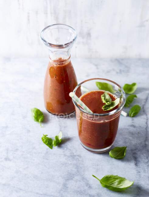 Tomato smoothie with basil and parsley — Stock Photo