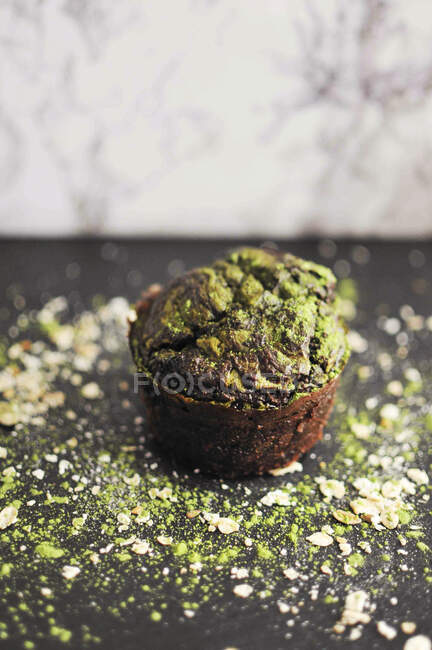 Matcha Muffin em fundo embaçado — Fotografia de Stock