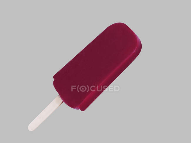 Blackcurrant Fruit Ice Lolly close-up view — Stock Photo