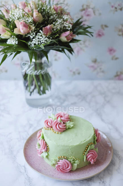 Gâteau vanille et orange pour la fête des mères — Photo de stock
