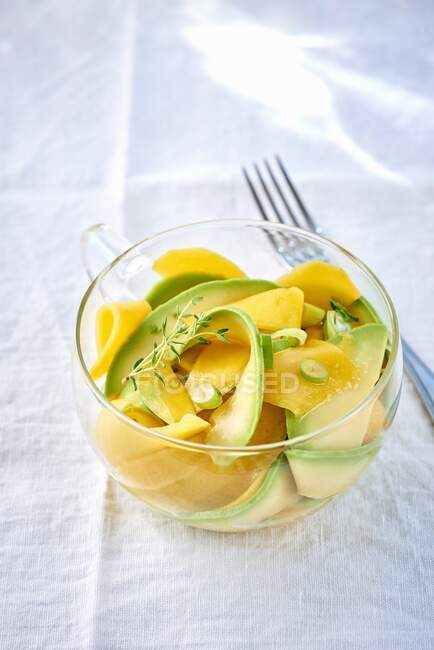 Avocado salad with mango — Stock Photo