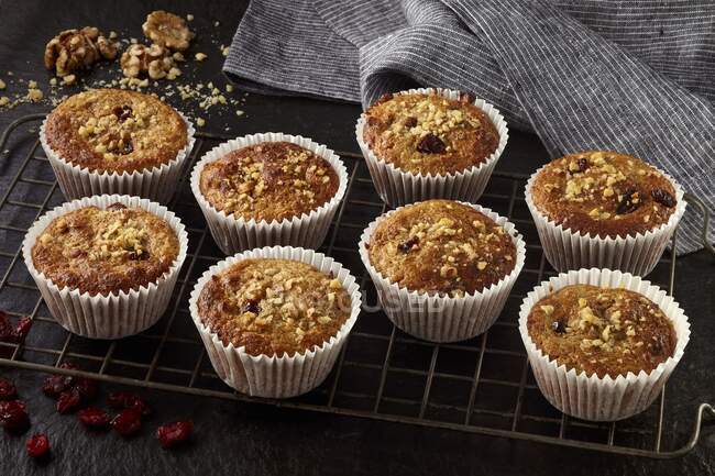 Caranberry walnut muffins close-up view — Stock Photo