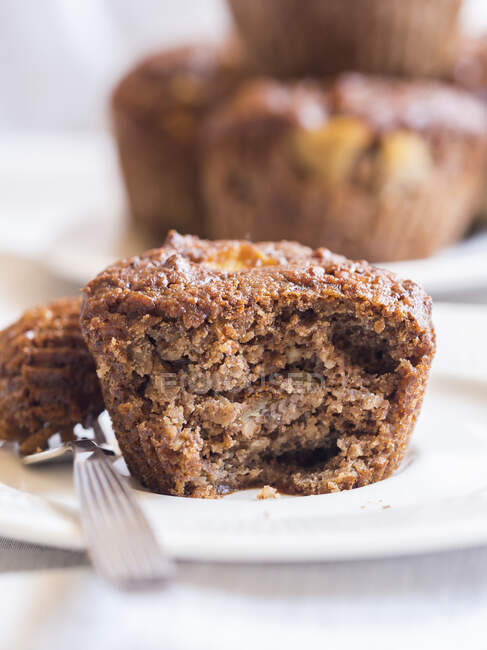 Gluten free almond and coconut flour paleo muffins with apple — Stock Photo