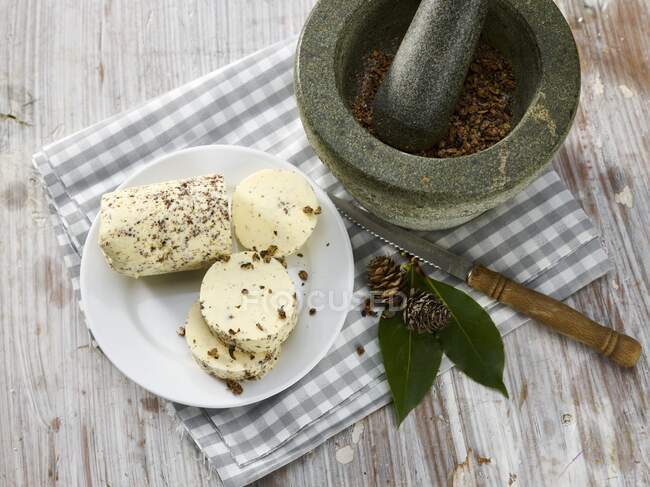 Vista de close-up de manteiga de zimbro — Fotografia de Stock