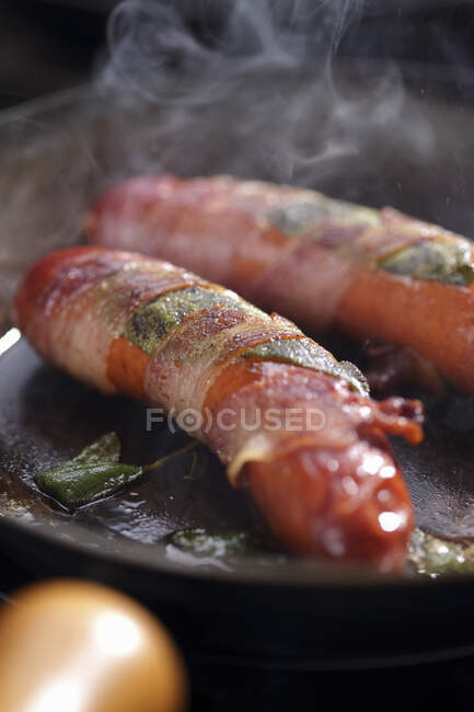 Saltimbocca sausage with prosciutto and sage — Stock Photo
