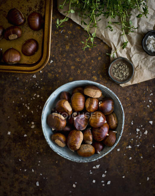Chestnuts in a bowl — Stock Photo