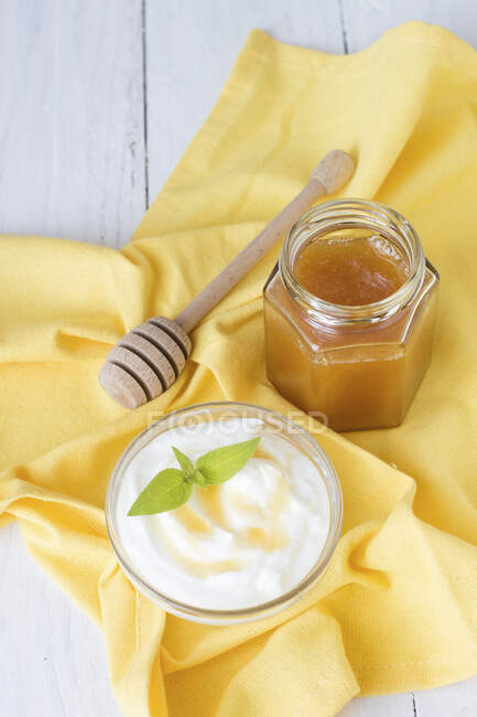 Homemade Greek Yogurt with Honey — Stock Photo