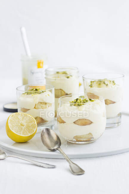 Lemon tiramisu with lemon curd — Stock Photo