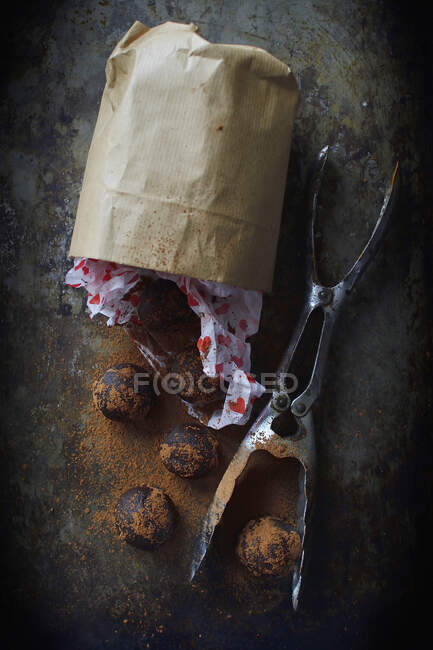 Chocolate truffles, closeup shot in studio — Stock Photo