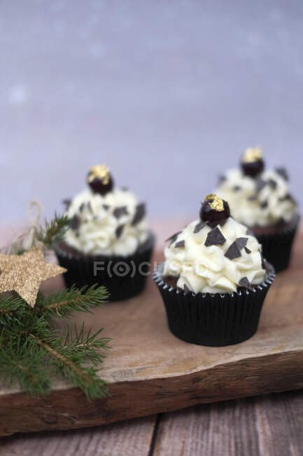 Schwarzwälder Torten Cupcakes für Weihnachten — Stockfoto