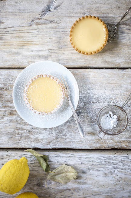 Пирог с лимонным кремом — стоковое фото