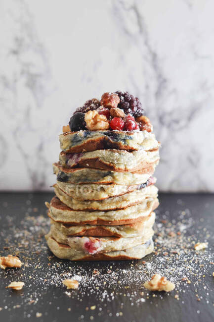 Forest Fruit Pancakes on blurred background — Stock Photo