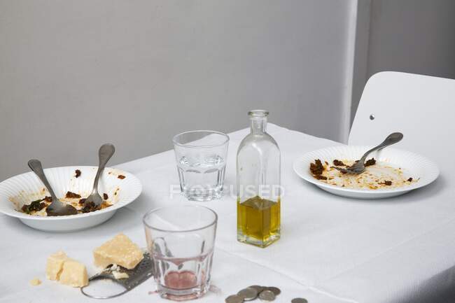 Placas de massas terminadas na mesa do restaurante — Fotografia de Stock