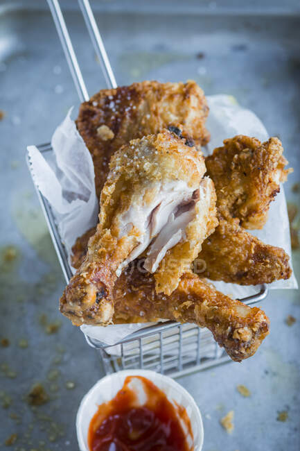 Deep-fried buttermilk spicy chicken — Stock Photo