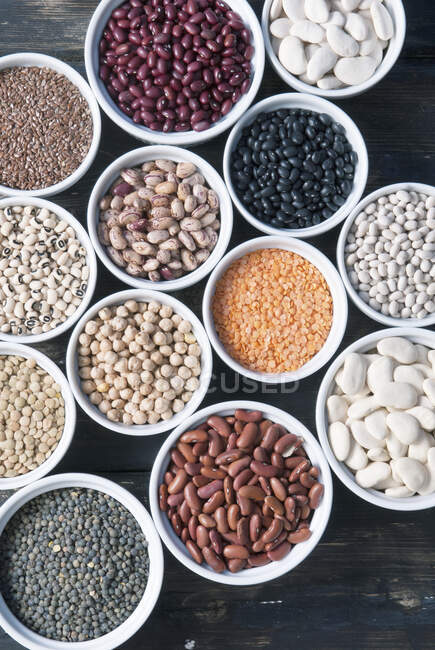 Various beans in bowls — Stock Photo