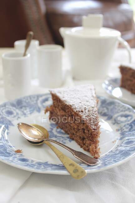 A slice of chocolate cake and coffee — Stock Photo