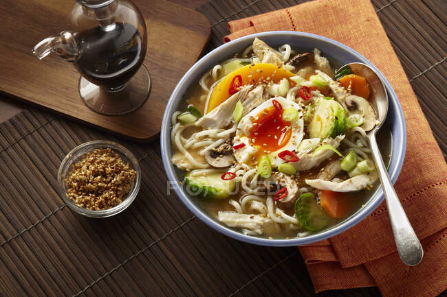 Ramen with turkey and egg (Japan) — Stock Photo