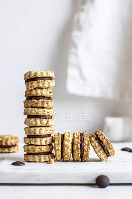 Cookie sandwiches with chocolate — Stock Photo