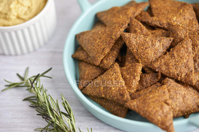 Keto tortilla chips with smoked salmon spread — Stock Photo