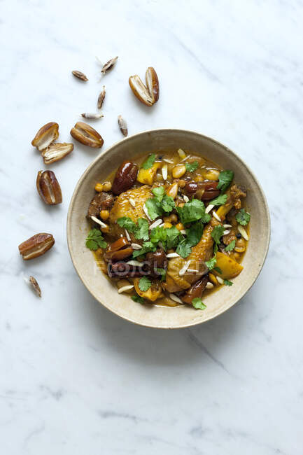Chicken and date tagine — Stock Photo