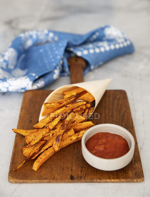 Air fried sweet potatoes — Stock Photo
