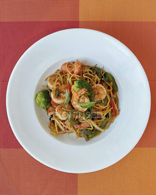 Thailändische Spaghetti Kee Mao Goong — Stockfoto
