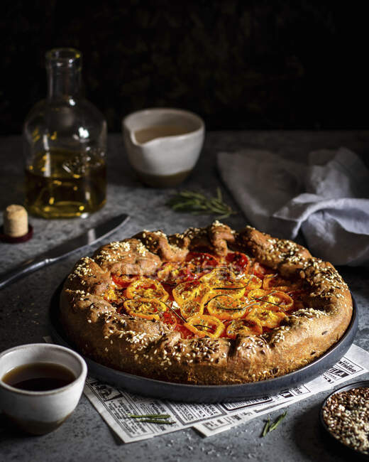 Tomaten-Galette mit Olivenöl — Stockfoto