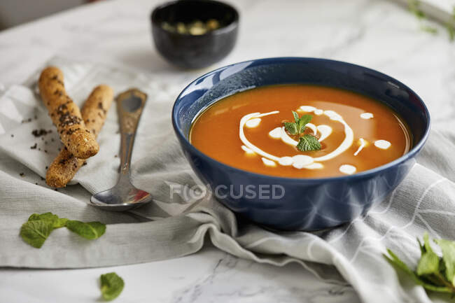 Гарбузовий суп з вершками — стокове фото