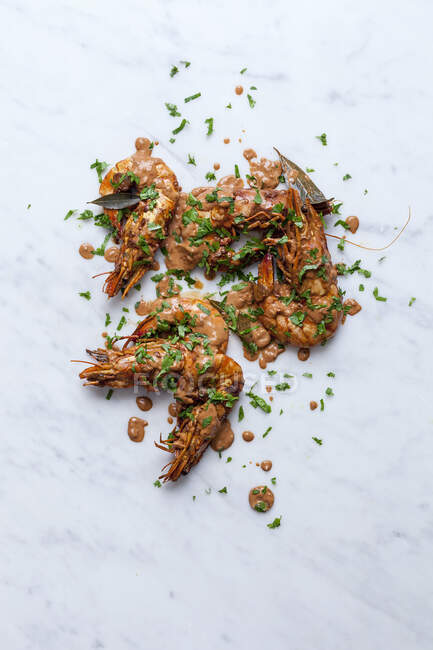 Grilled shrimp with spices and herbs — Stock Photo