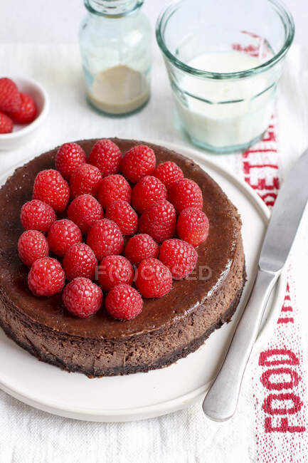 Baileys cheesecake with raspberries — Stock Photo