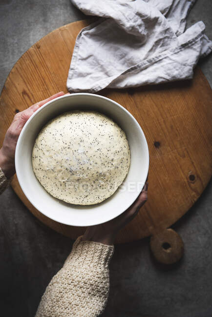 Yeast Dough With Poppy Seed — Stock Photo