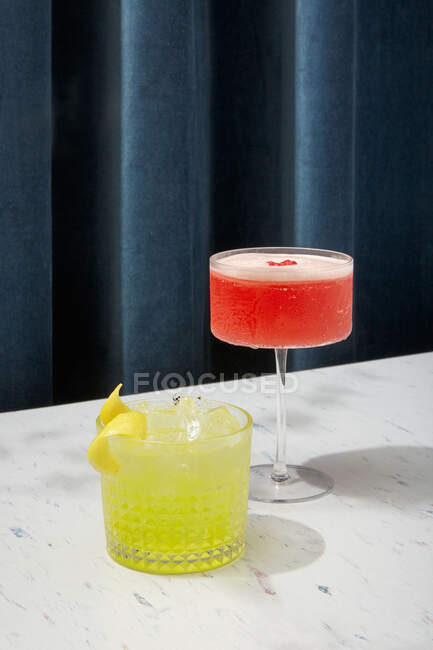 Martini cocktail and Limoncello — Stock Photo